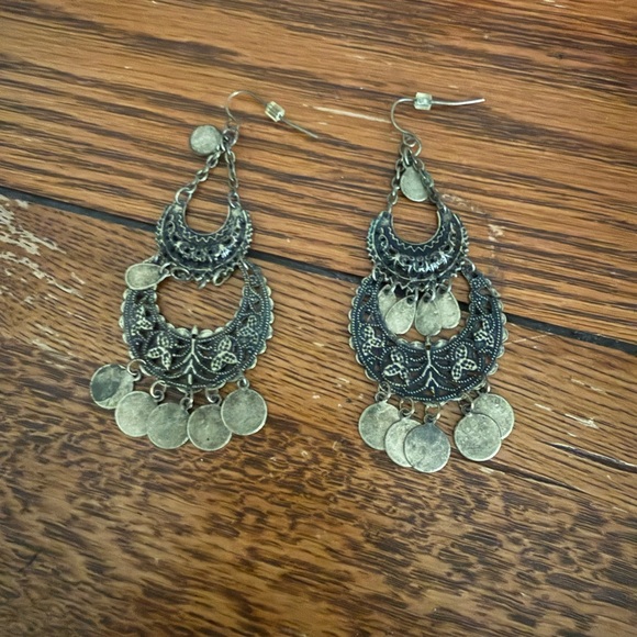 Elegant Chandelier Earrings - Picture 2 of 2